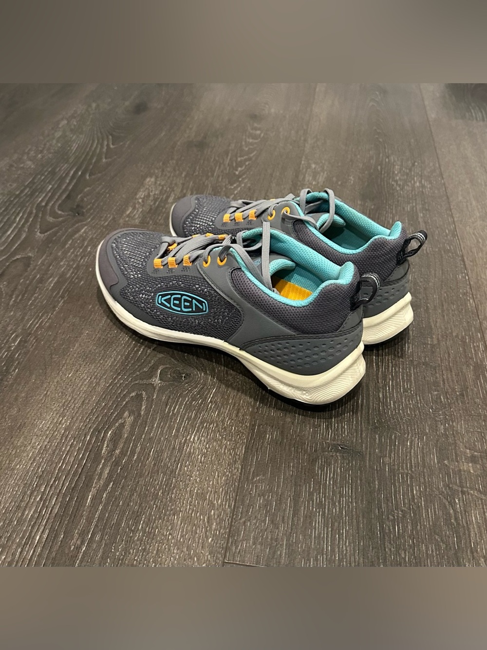 Keen Terradora Hiking Gray Sneakers with Teal Interior and Yellow Size 7.5